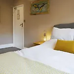 Ashburton House - 4*