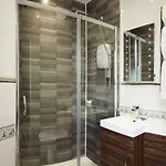 Ashburton House - 4*