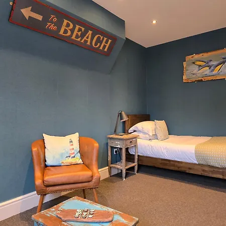 Ashburton House - 4*