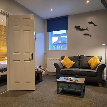 Ashburton House - 4* Scarborough