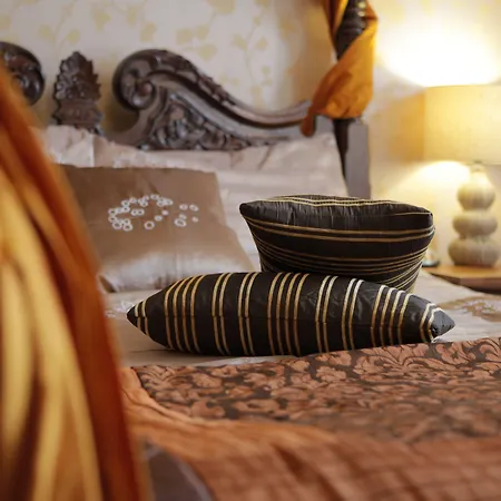 Ashburton House - 4*