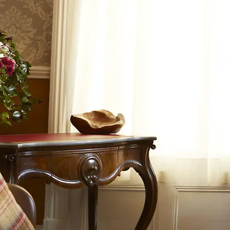 Ashburton House - 4* Scarborough