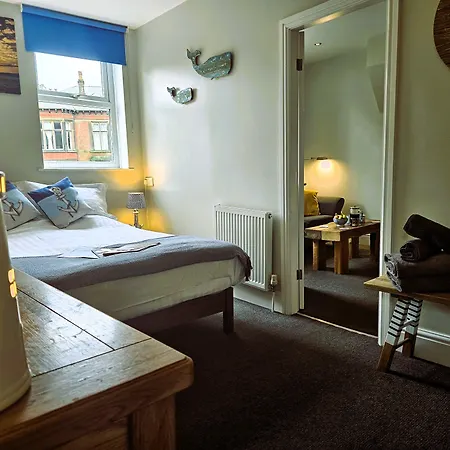 Ashburton House - 4* Scarborough