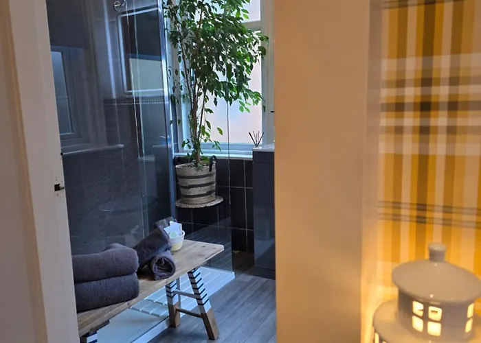 Ashburton House - 4* Scarborough