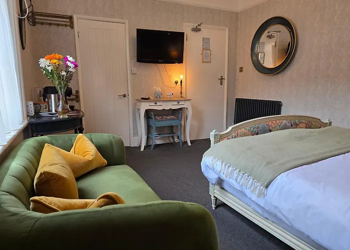 Ashburton House - 4*