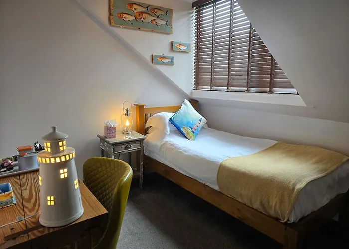 Guest house Ashburton House - 4*