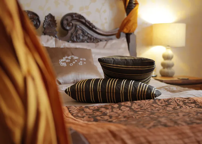 Ashburton House - 4*