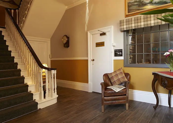 Ashburton House - 4*