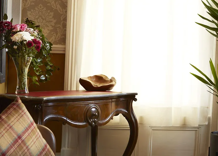 Ashburton House - 4* Scarborough