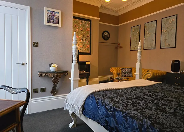 Ashburton House - 4* Scarborough