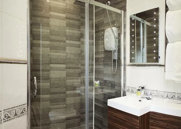 Ashburton House - 4*