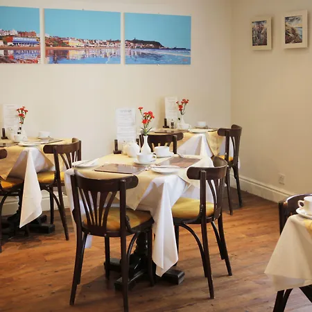 Ashburton House - 4* Scarborough