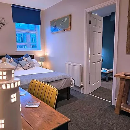 Ashburton House - 4* Scarborough