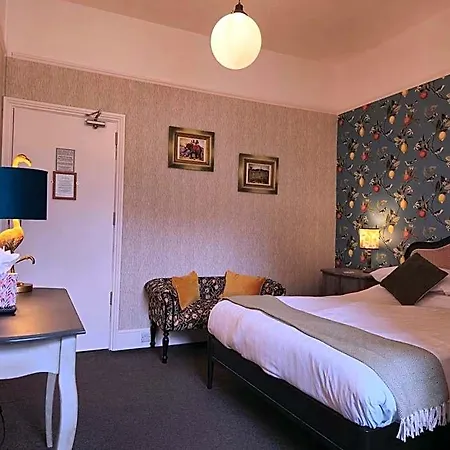 Ashburton House - Гостевой дом