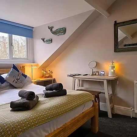 Гостевой дом Ashburton House - 4*
