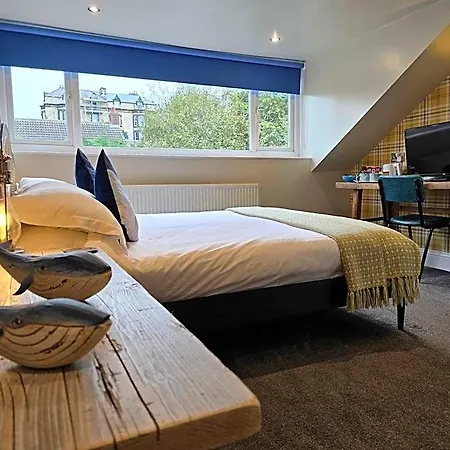 Гостевой дом Ashburton House - 4*