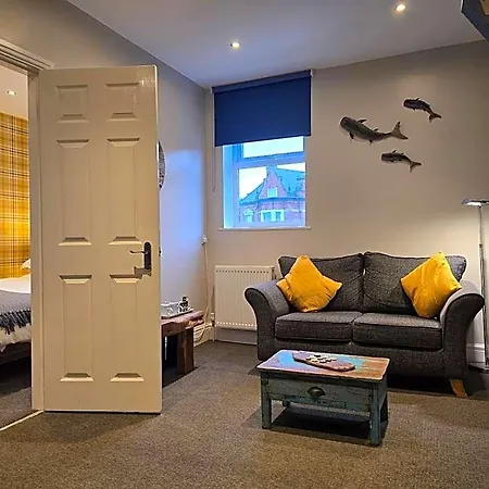 Ashburton House - 4* Скарборо