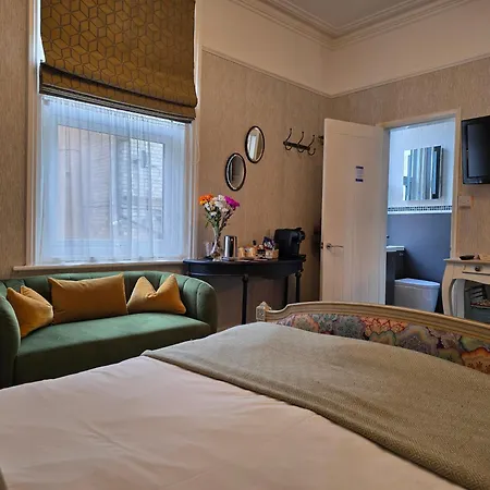 Pensjonat Ashburton House - 4*